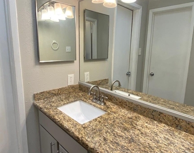 6633 W Airport Boulevard - Photo Thumbnail 10