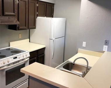 17331 Red Oak Drive - Photo Thumbnail 3