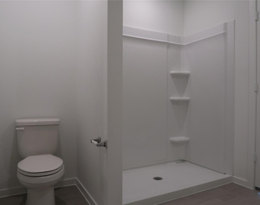 921 Woodhaven Lakes Drive - Photo Thumbnail 8