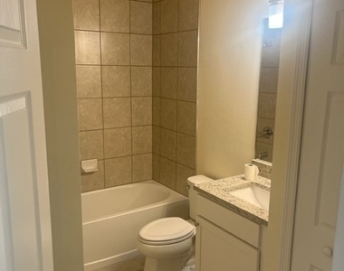 120 Homer Avenue S - Photo Thumbnail 10