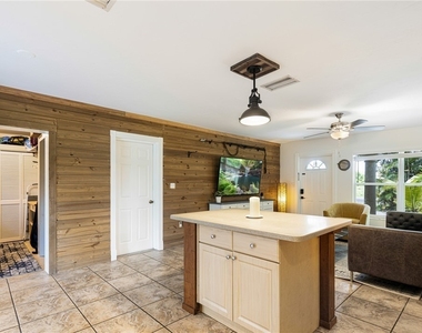 18597 Marco Boulevard - Photo Thumbnail 14