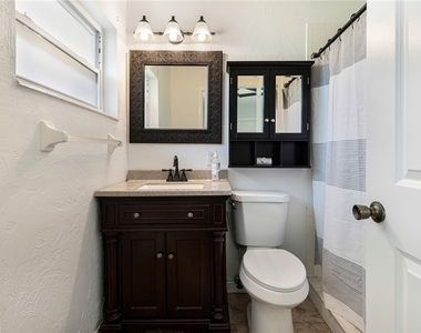 18597 Marco Boulevard - Photo Thumbnail 4