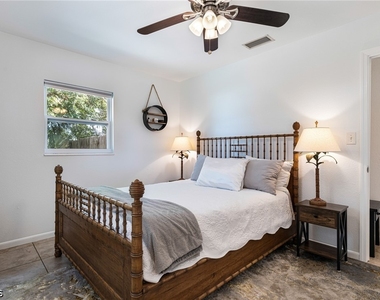 18597 Marco Boulevard - Photo Thumbnail 21