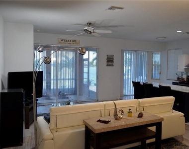 1702 Emerald Cove Drive - Photo Thumbnail 6
