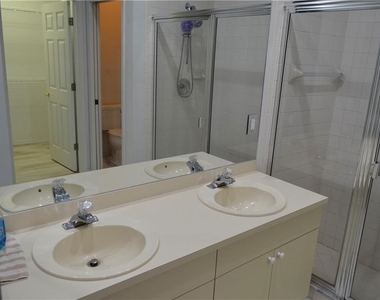 1702 Emerald Cove Drive - Photo Thumbnail 10