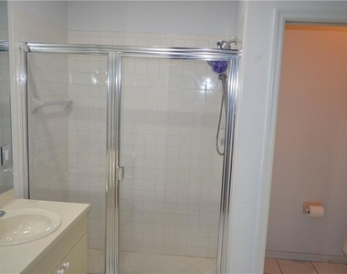 1702 Emerald Cove Drive - Photo Thumbnail 12