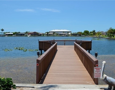 1702 Emerald Cove Drive - Photo Thumbnail 19