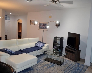 1702 Emerald Cove Drive - Photo Thumbnail 5