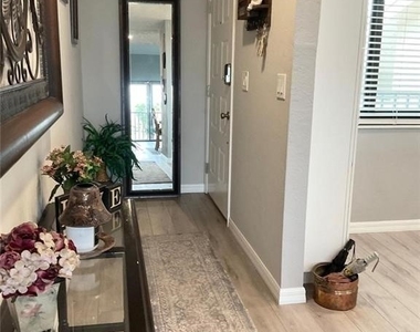 3708 Se 12th Avenue - Photo Thumbnail 2