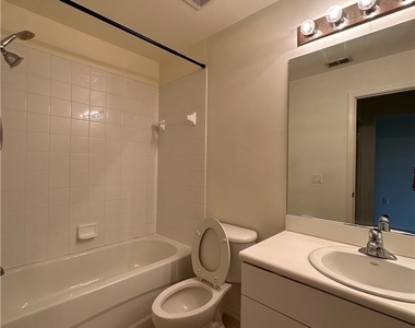 8341 Whiskey Preserve Circle - Photo Thumbnail 10