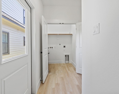 201 S 2nd Street - Photo Thumbnail 17
