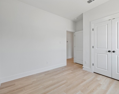 201 S 2nd Street - Photo Thumbnail 12
