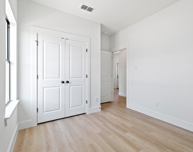 201 S 2nd Street - Photo Thumbnail 10