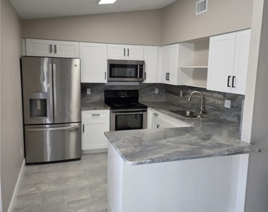 112 Sw 35th Terrace - Photo Thumbnail 1