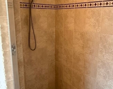 8610 Sumner Avenue - Photo Thumbnail 11