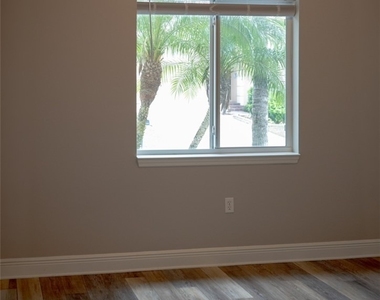 8610 Sumner Avenue - Photo Thumbnail 7