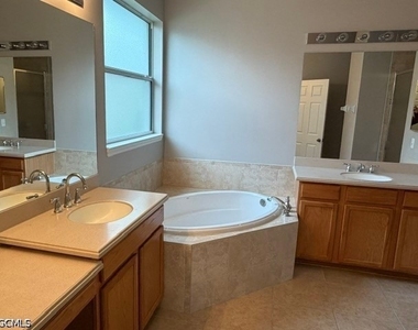 8610 Sumner Avenue - Photo Thumbnail 10