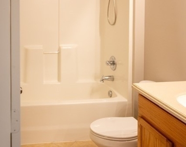 8610 Sumner Avenue - Photo Thumbnail 8