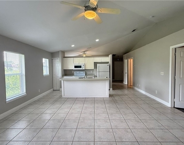 111 Homer Avenue S - Photo Thumbnail 2