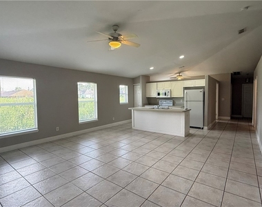 111 Homer Avenue S - Photo Thumbnail 4