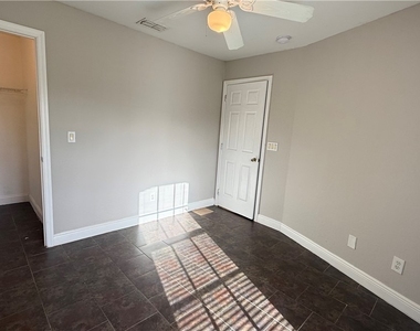 111 Homer Avenue S - Photo Thumbnail 8