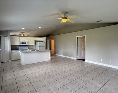 111 Homer Avenue S - Photo Thumbnail 3