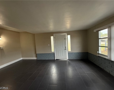 329 Tudor Drive - Photo Thumbnail 6