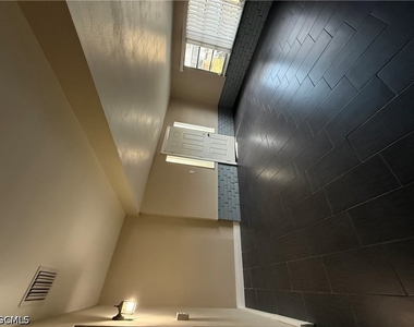 329 Tudor Drive - Photo Thumbnail 10