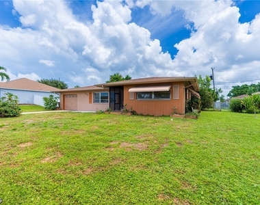 235 Se 45th Street - Photo Thumbnail 1