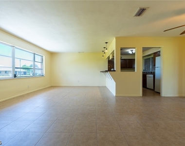 235 Se 45th Street - Photo Thumbnail 16