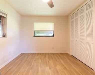 235 Se 45th Street - Photo Thumbnail 9