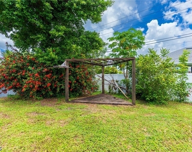 235 Se 45th Street - Photo Thumbnail 7