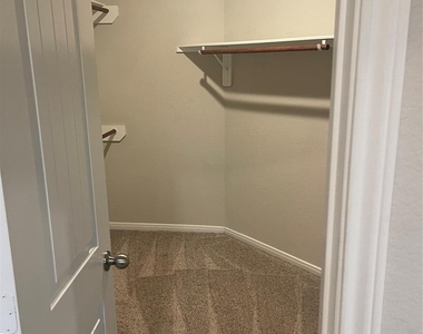 3417 Harvest Meadow Lane - Photo Thumbnail 19