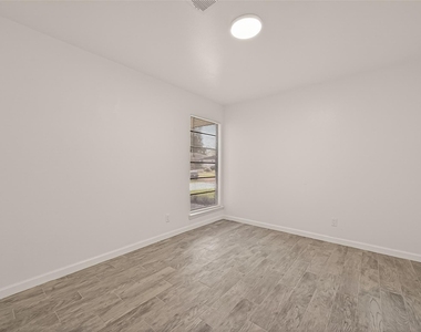 5523 Kuldell Drive - Photo Thumbnail 21
