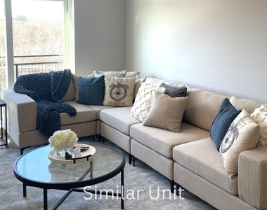 303 Dunbar - Photo Thumbnail 10