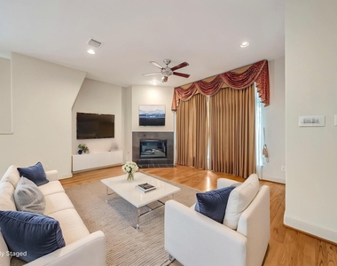 1914 Woodbury Street - Photo Thumbnail 2