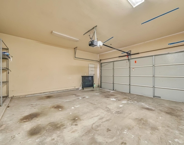 1914 Woodbury Street - Photo Thumbnail 21