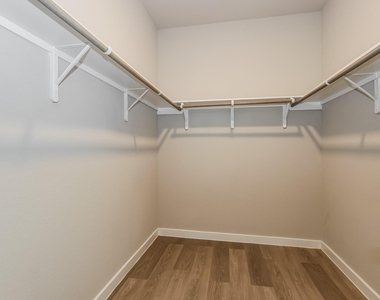 18342 W Centro Circle - Photo Thumbnail 12