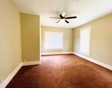 229 E Saunders Street - Photo Thumbnail 7