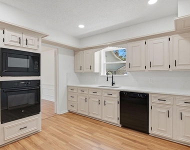 17807 Asphodel Lane - Photo Thumbnail 9