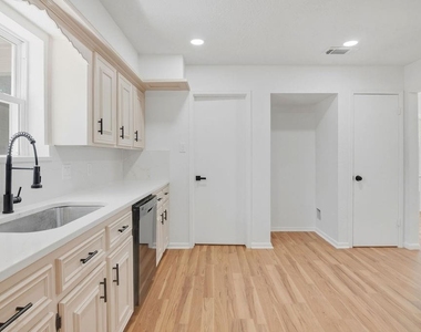 17807 Asphodel Lane - Photo Thumbnail 8