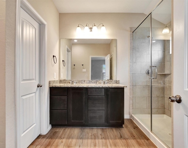1006 Fannin Street - Photo Thumbnail 15