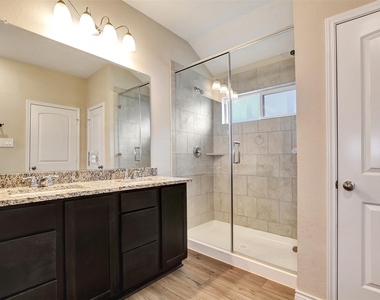 1006 Fannin Street - Photo Thumbnail 16