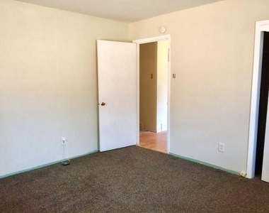 8616 Greenmound Avenue - Photo Thumbnail 14