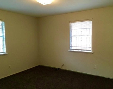 8616 Greenmound Avenue - Photo Thumbnail 13