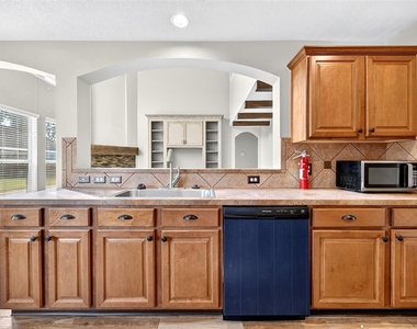 7603 Kenmark Court - Photo Thumbnail 17