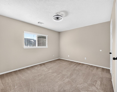 7603 Kenmark Court - Photo Thumbnail 32