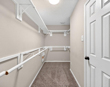 7603 Kenmark Court - Photo Thumbnail 25