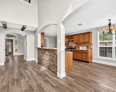 7603 Kenmark Court - Photo Thumbnail 13