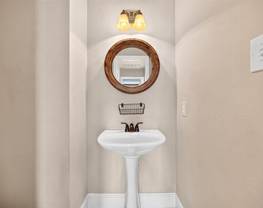 7603 Kenmark Court - Photo Thumbnail 27